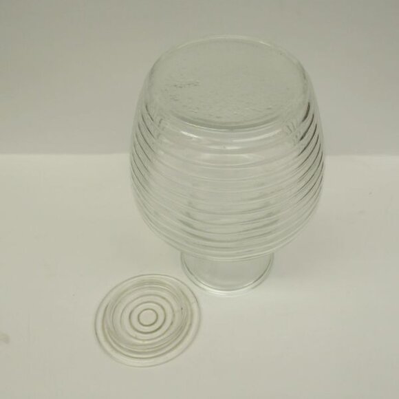 Anchor Hocking Crystal MANHATTAN CIRCLE 8 Inch High Water Bottle with Lid - Picture 4 of 4